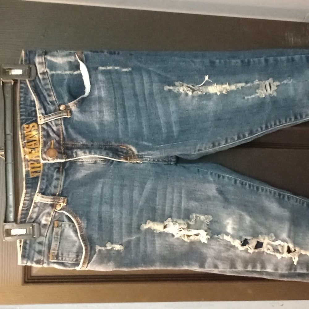 VIP Jeans 9/10 Ripped Distressed Women's Jeans